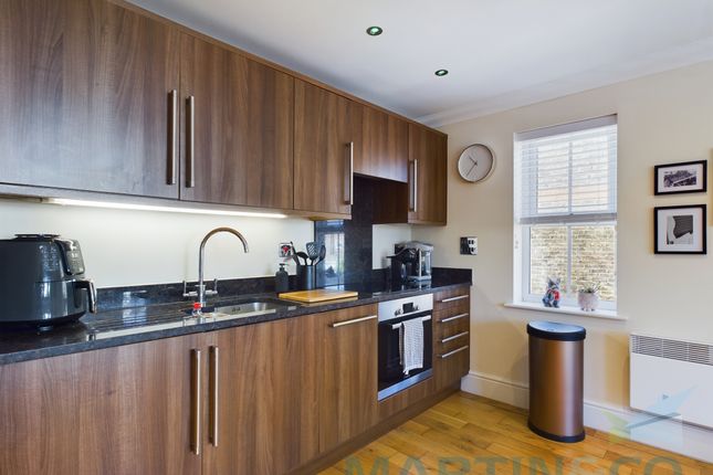 Ashmead Heights, Haywards Heath, West Sussex photo 2