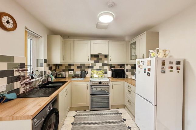 46, Clover Fields, Nottingham photo 2