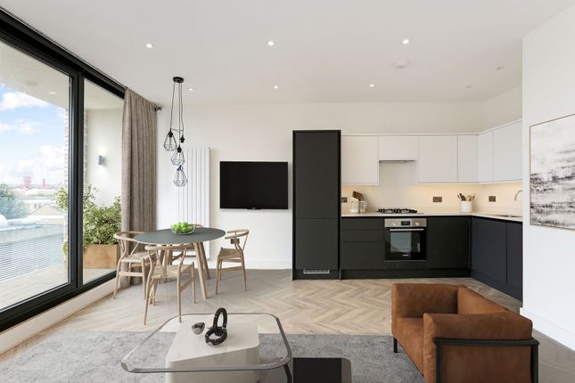 Flat 4, 63 Cardigan Road, London photo 3