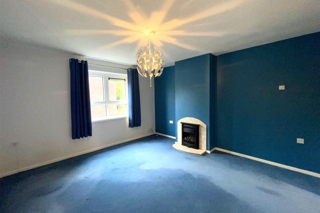 Flat to rent in Andrewes Walk, Leicester LE3