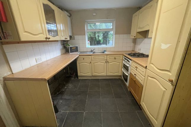 6, Longbourne Green, Farncombe photo 2