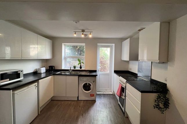 Terraced house to rent in St. Martins Street, Brighton