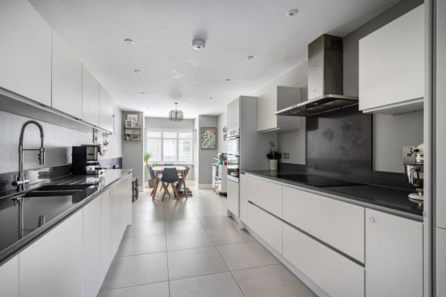 9, Daleworth Close, Beckenham photo 3