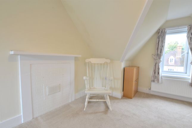 Flat to rent in Somers Road, Reigate, Surrey