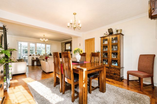 43, Linden Crescent, Woodford Green photo 4