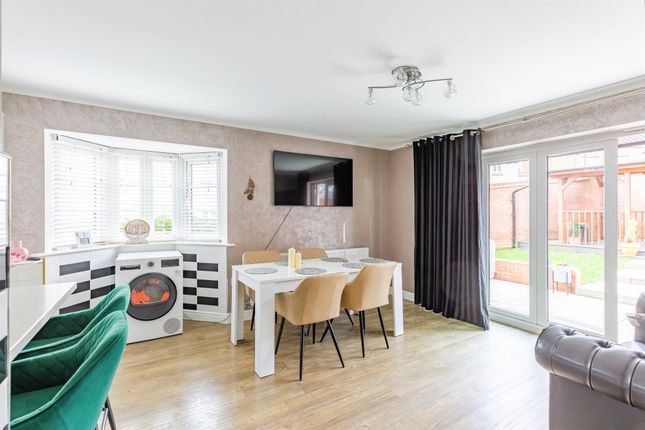 27, Poppyfield Road, Northampton photo 4