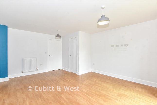 27, Maple Drive, Chichester photo 3
