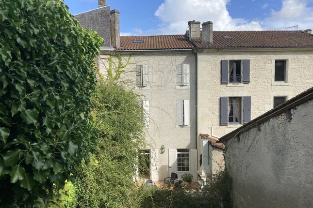 Property for sale in Chalais, Poitou-Charentes, 16210, France
