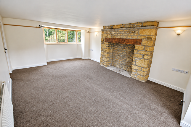 FIRST COTTAGE CENTRE FARM, Doncaster Road, Doncaster photo 4