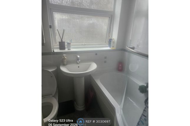 Upper Rainham Road, London photo 2