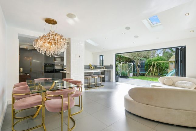 3 Whitegate Way, Tadworth photo 2