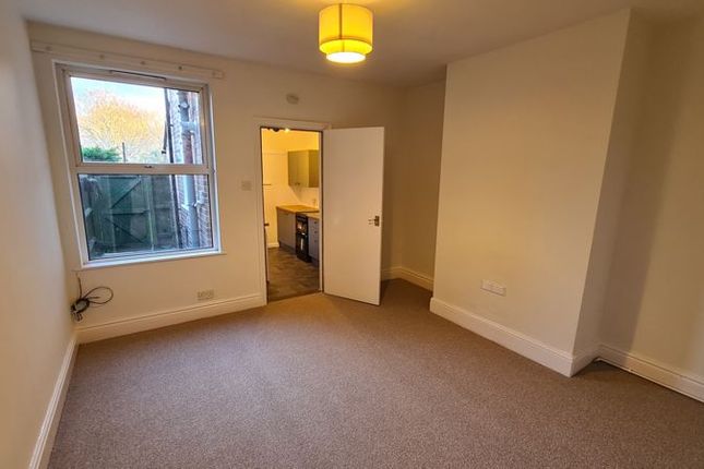 28, Queens Road, Peterborough photo 4