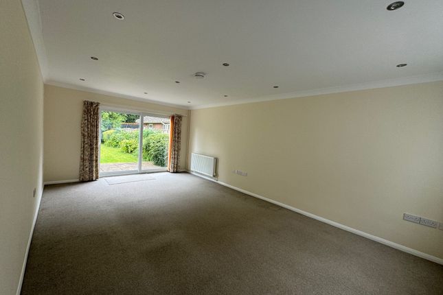 16, Repton Close, Broadstairs photo 3