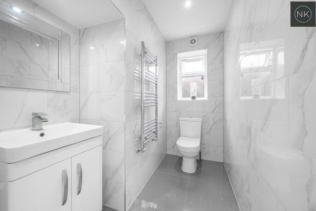 17A Hillside Avenue, Woodford Green, Essex photo 3