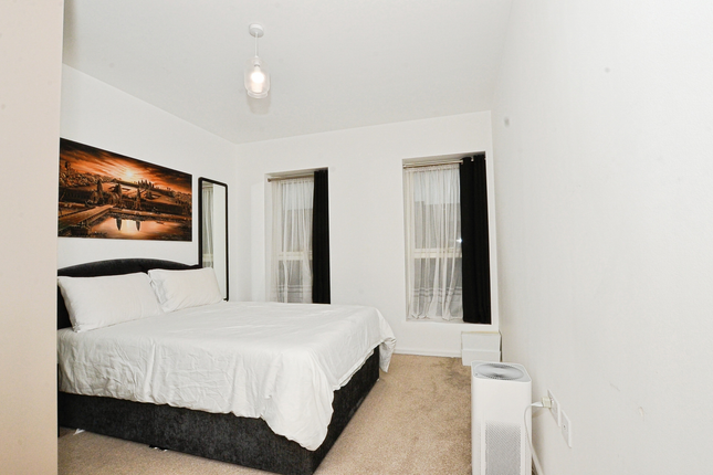 21 Bowerman Court, Bucknall Place, Watford photo 4