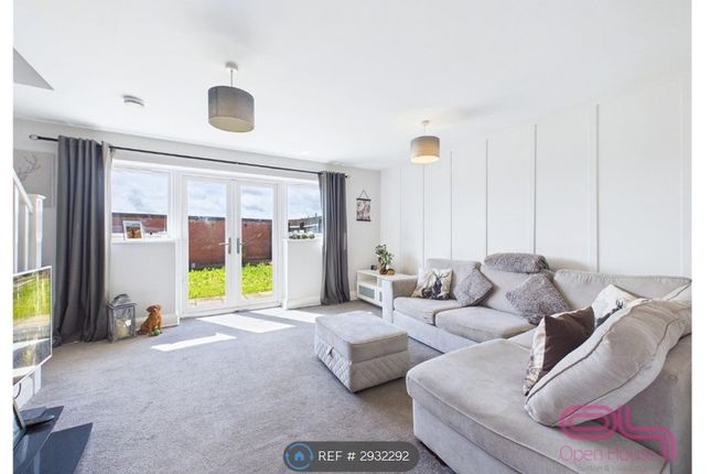 Farman Row, Henhurst Ridge, Burton-On-Trent photo 2