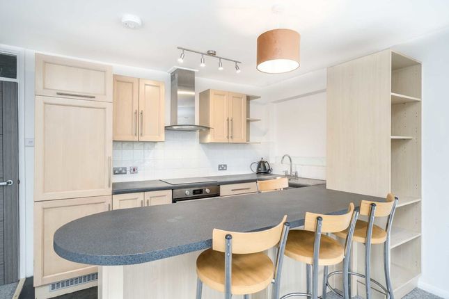 Thumbnail Maisonette to rent in St. Peter's Close, London