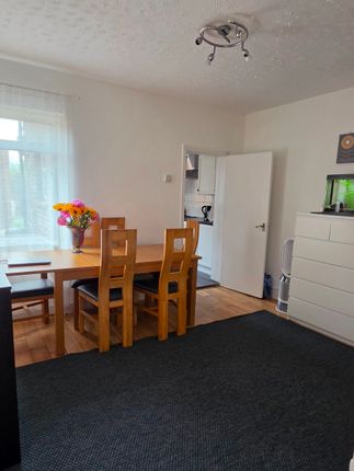 95 Melville Road, Rainham photo 3
