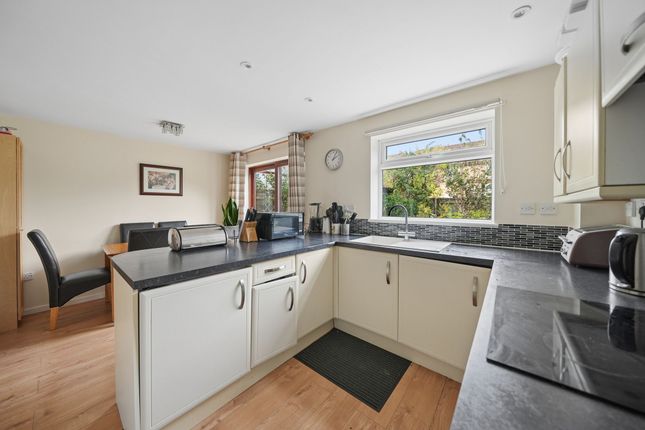 11 Woodley Close, Abingdon photo 3