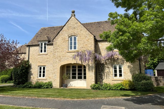 2 bed flat for sale in West Allcourt, Lechlade GL7