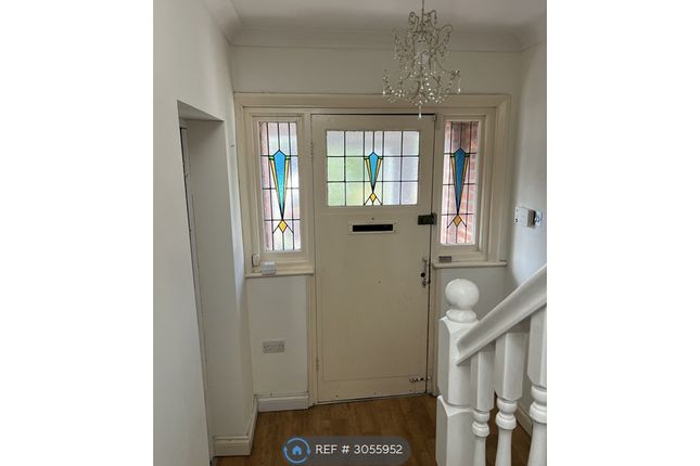 Hamilton Avenue, Surbiton photo 3