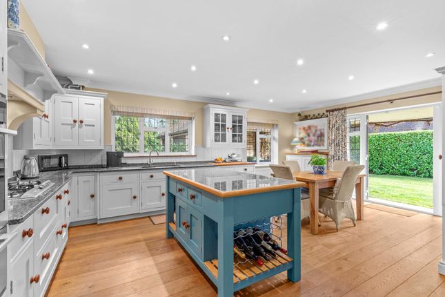 Redlands Stratton Chase Drive, Chalfont St. Giles photo 2
