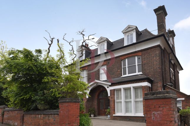 Thumbnail Flat for sale in Arkwright Road, Hampstead