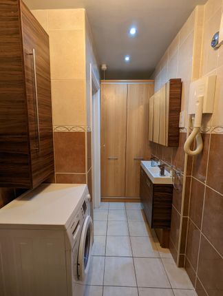 Flat B 11, Castletown Road, London photo 5