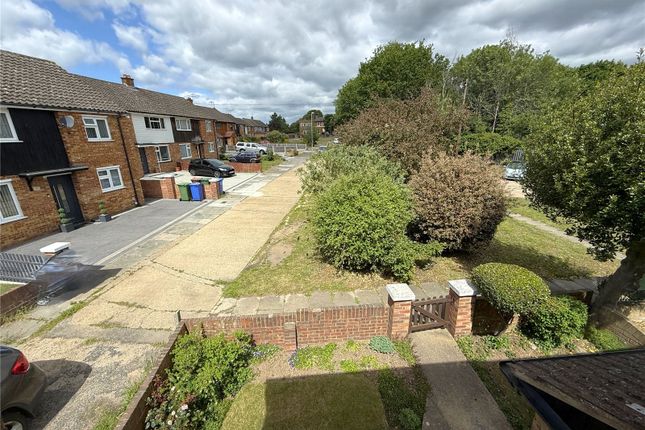 15, Cabborns Crescent, Essex photo 4