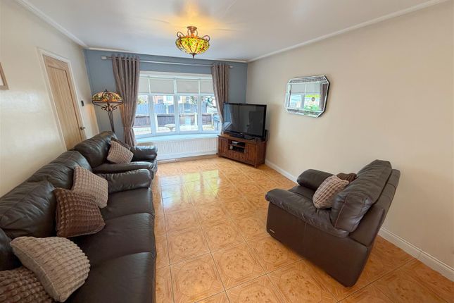 124, Irwell, Skelmersdale photo 2