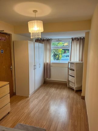 Room 1 83, St Clements, Cowley photo 4