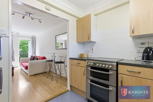 27, St Josephs Road, Edmonton photo 4