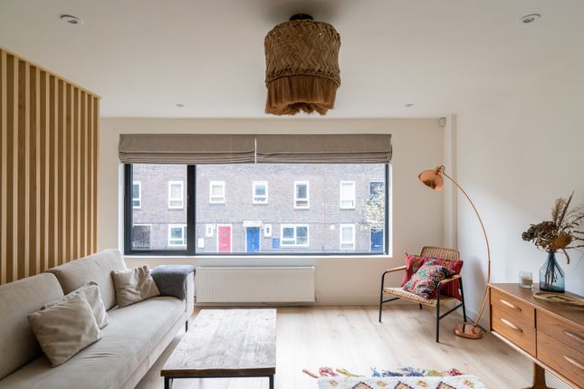 Thumbnail Terraced house for sale in William Caslon House, Patriot Square, London