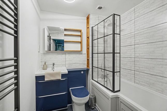 32 Meadow Lane, Newmarket photo 4