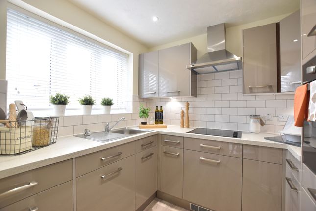 Flat 16, Headley Lodge Leatherhead Road, Ashtead photo 4