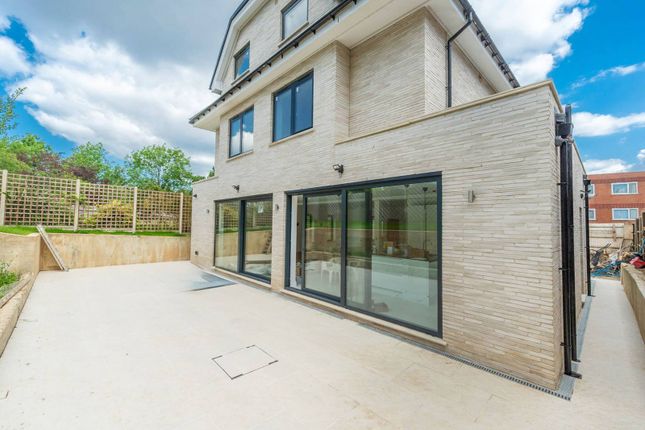 Thumbnail Property for sale in Elliot Close, Wembley