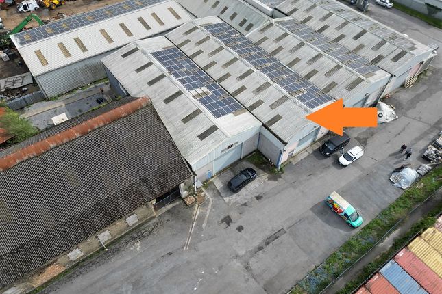 Warehouse to let in Players Industrial Estate, Swansea