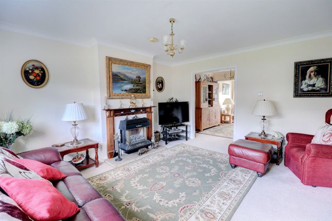 39, Copes Shroves, High Wycombe photo 3