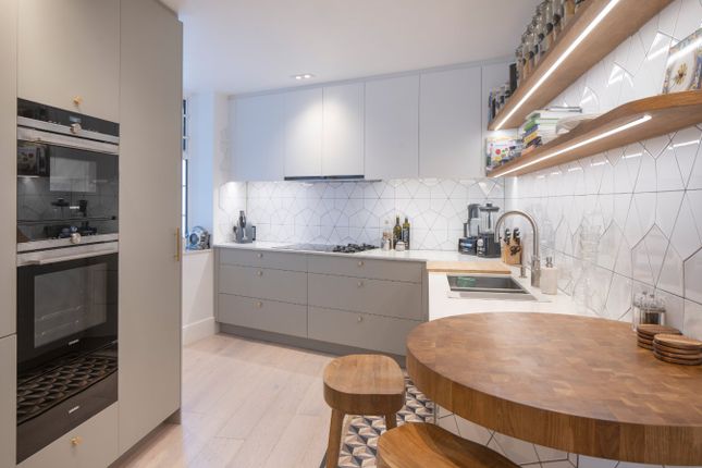 17, Eton Court, Belsize Park photo 3