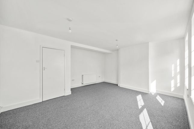 2A, Central Parade, High Street photo 4