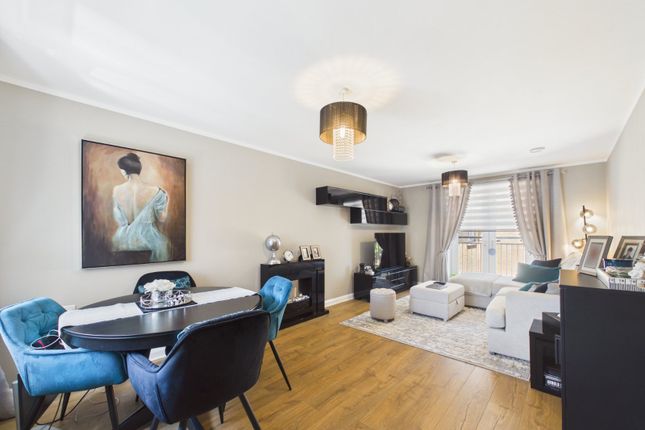 11 Mansion Court,, Fusiliers Way, Hounslow photo 2