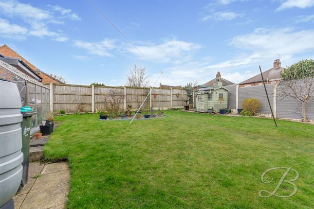 Detached bungalow for sale in Lingfield Close, Mansfield