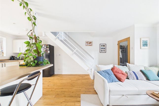 6, Nuthatch Drive, Bristol photo 4