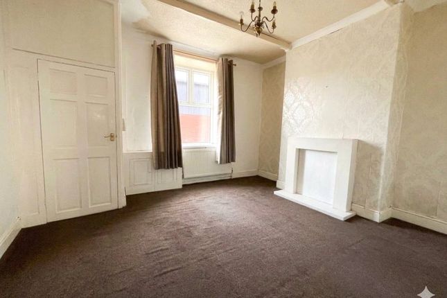 8, Jackson Street, Saddleworth photo 2