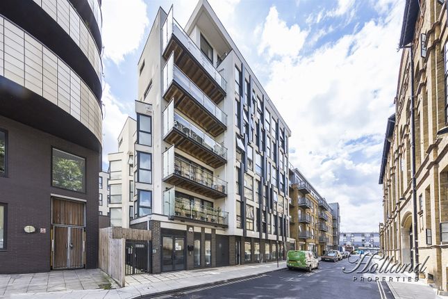 Thumbnail Flat for sale in Alpha House, Hackney