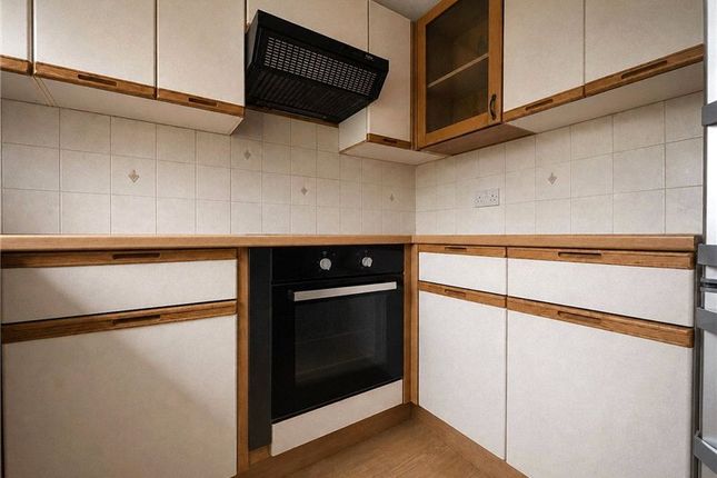 71, Goldfinch Road, London photo 3