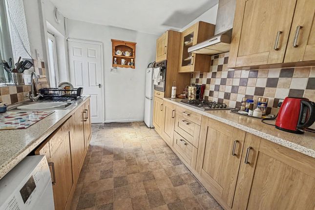 28 Lindrick Avenue, Manchester photo 3