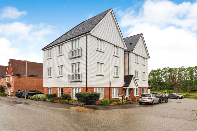 Thumbnail Flat for sale in Mulberry Walk, Fleet, Hampshire
