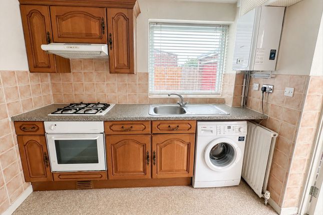 24, Stoneleigh Close, Burnham-on-Sea photo 4