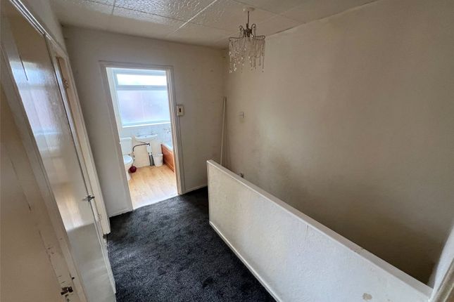 34, Brierley Walk, Oldham photo 5